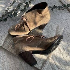 Indigo by Clarks Suede Lace Up Booties Khaki Size 9